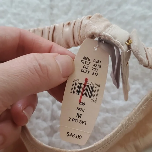 Victoria's Secret Beige/Cream Garter Belt Bundle - Picture 11 of 17